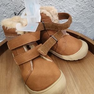 Cat and Jack unisex shoes size 8